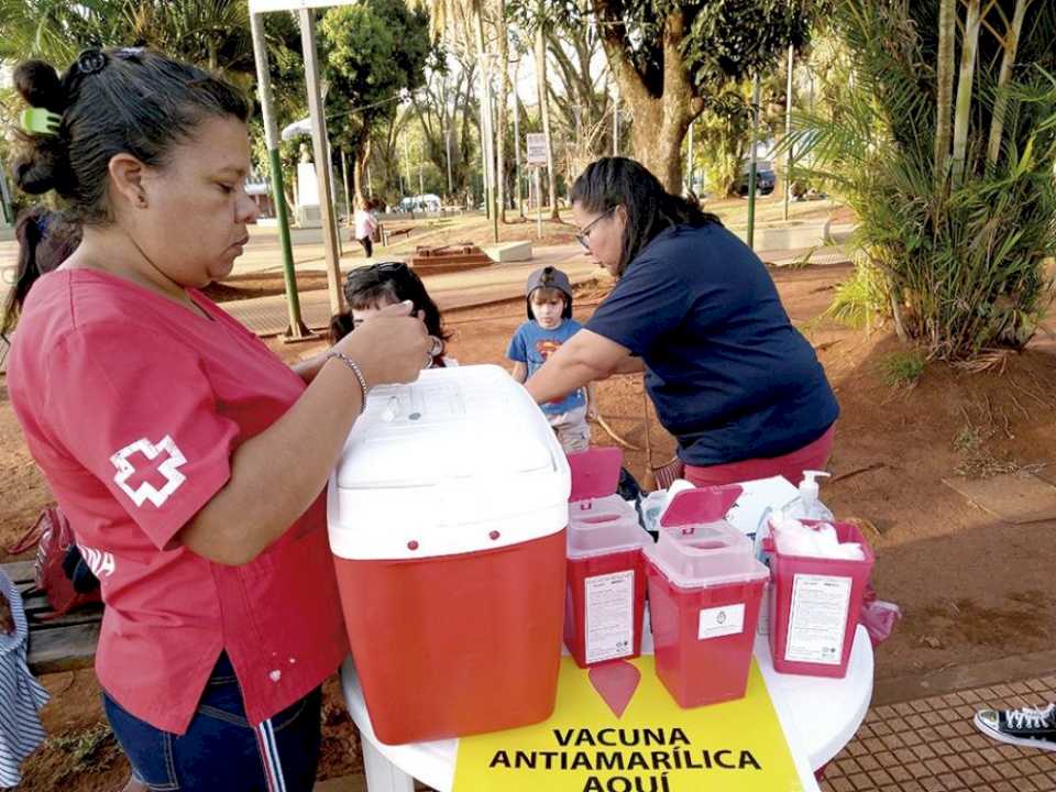 encaran-vacunacion-en-iguazu-para-fortalecer-barreras-sanitarias