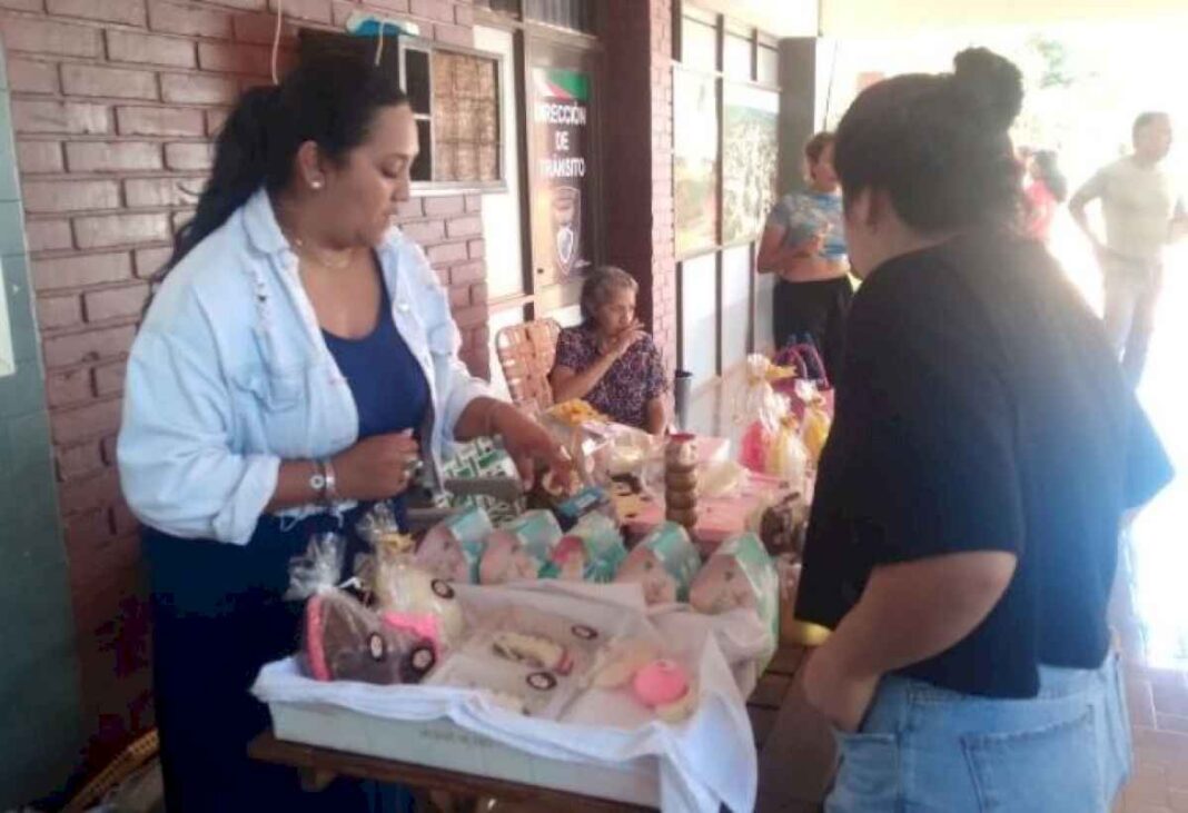 concurrida-feria-de-pascua-en-jardin-america