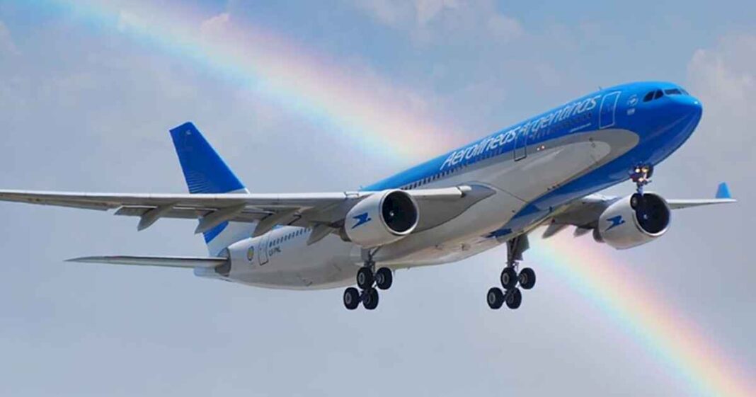 aerolineas-argentinas-deja-de-volar-a-nueva-york:-aseguran-que-la-ruta-daba-perdidas