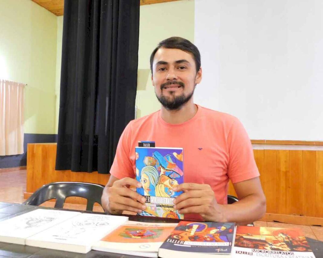 wanda:-se-llevo-a-cabo-un-taller-literario-coordinado-por-el-docente,-poeta-y-escritor-aldo-samudio