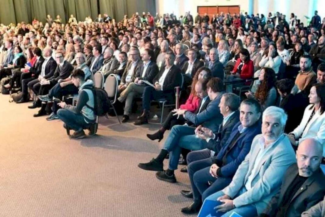 tres-jefes-comunales-misioneros-en-la-vi-asamblea-nacional-de-intendentes