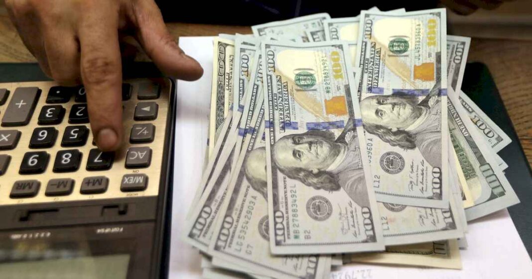 dolar-blue-hoy:-a-cuanto-cotiza-este-lunes-15-de-abril