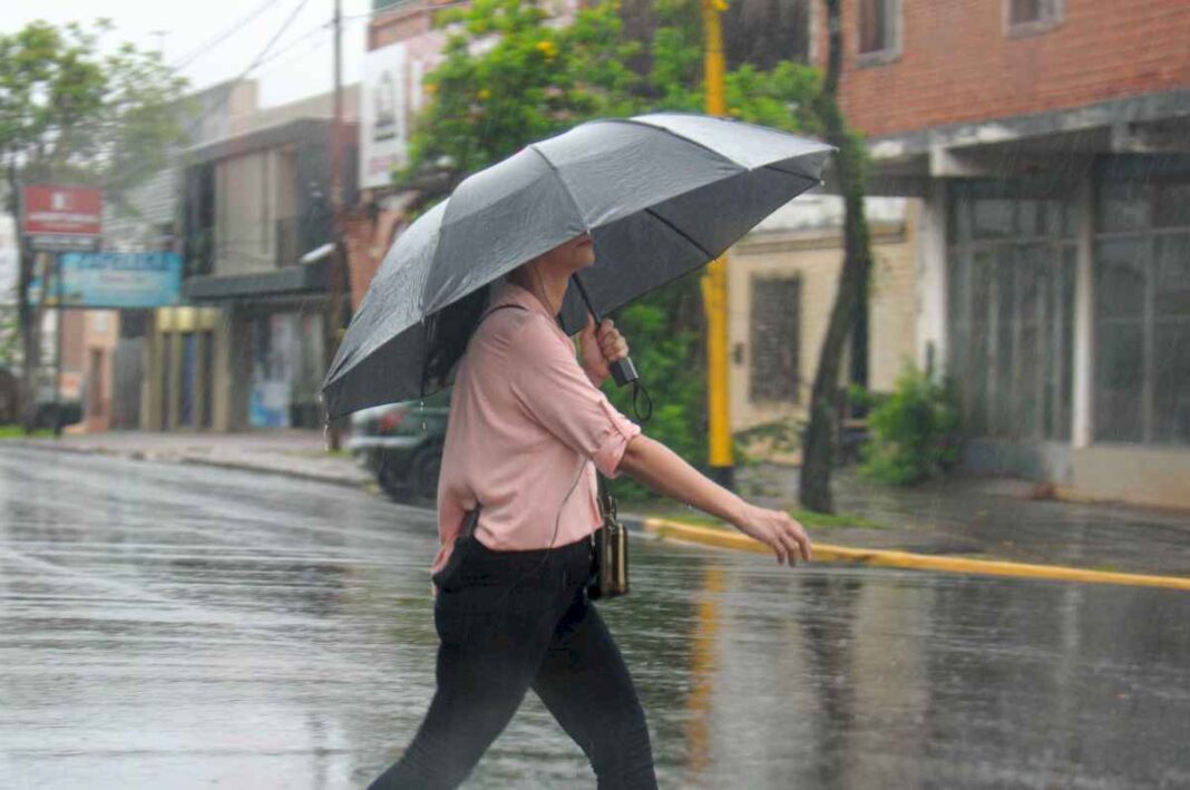 lluvias-intensas-hasta-hoy,-manana-se-espera-descenso-termico-y-una-tarde-soleada