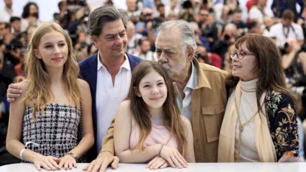 francis-ford-coppola-en-cannes:-custodiado-por-sus-nietas,-su-hijo-y-su-hermana-actriz