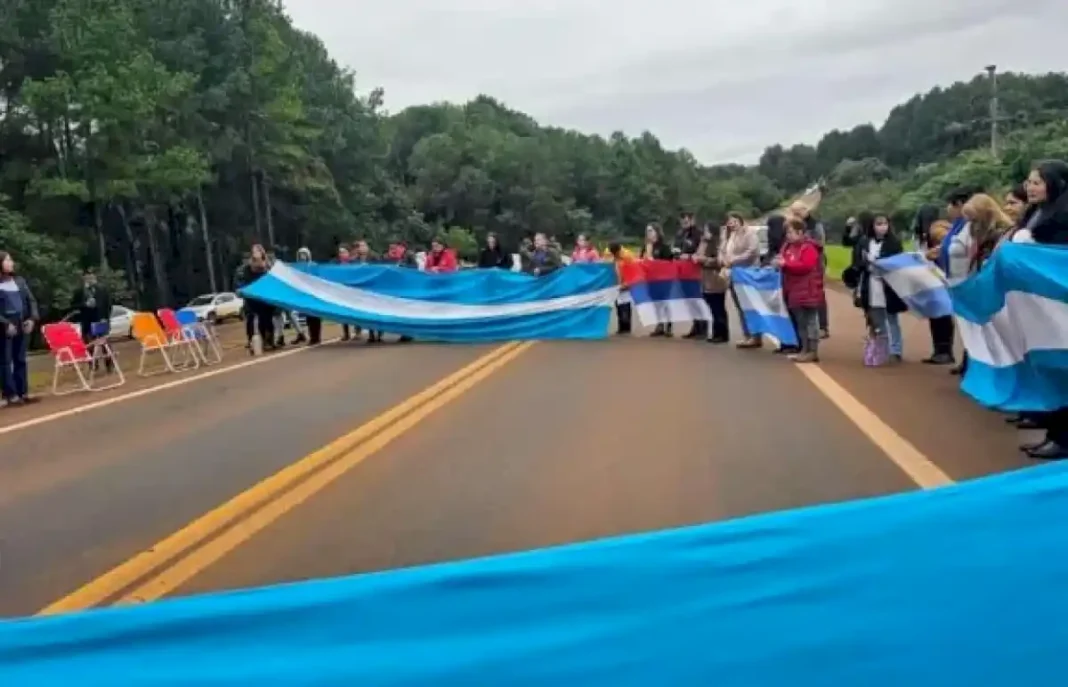 docentes-del-norte-provincial-se-manifestaron-en-puerto-libertad