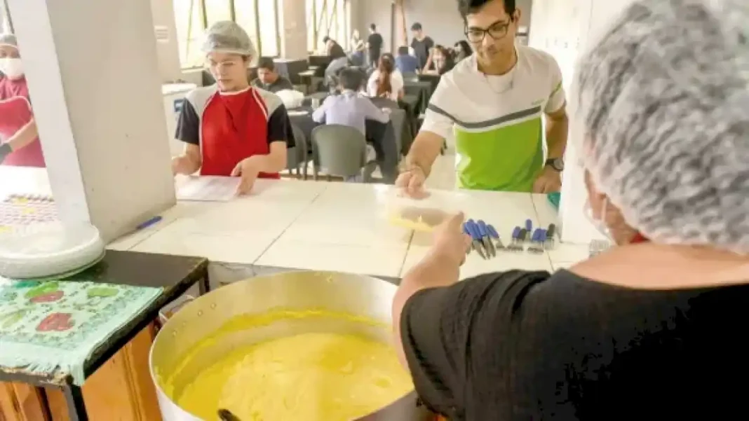 voluntarios-de-la-iglesia-del-centro-abrieron-un-comedor-universitario