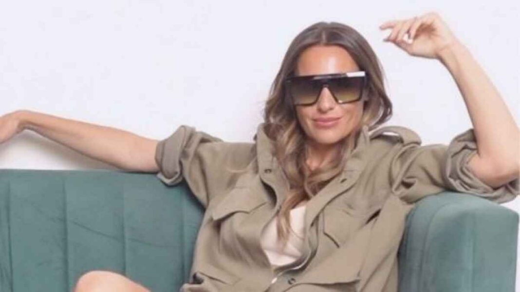 pampita-recorrio-paris-con-un-look-casual-que-marca-tendencia