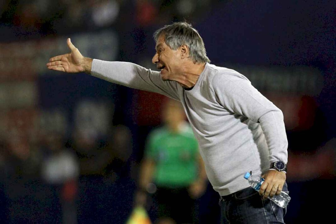 rosario-central-despidio-a-lequi-y-anuncio-la-llegada-de-ariel-holan