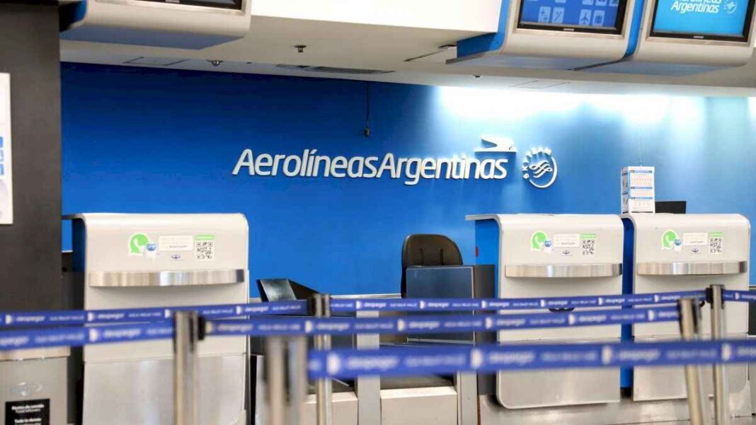 aerolineas-argentinas:-el-gobierno-exigio-a-los-gremios-una-propuesta-para-no-cerrar-la-empresa