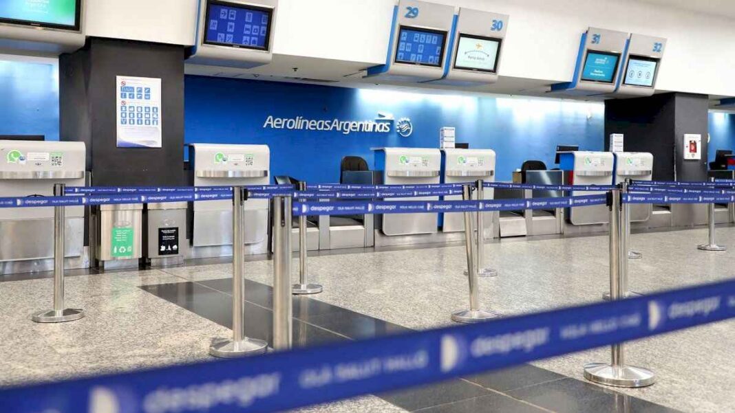 aerolineas-argentinas:-reunion-clave-de-los-gremios-con-el-gobierno-por-el-futuro-de-la-empresa-estatal