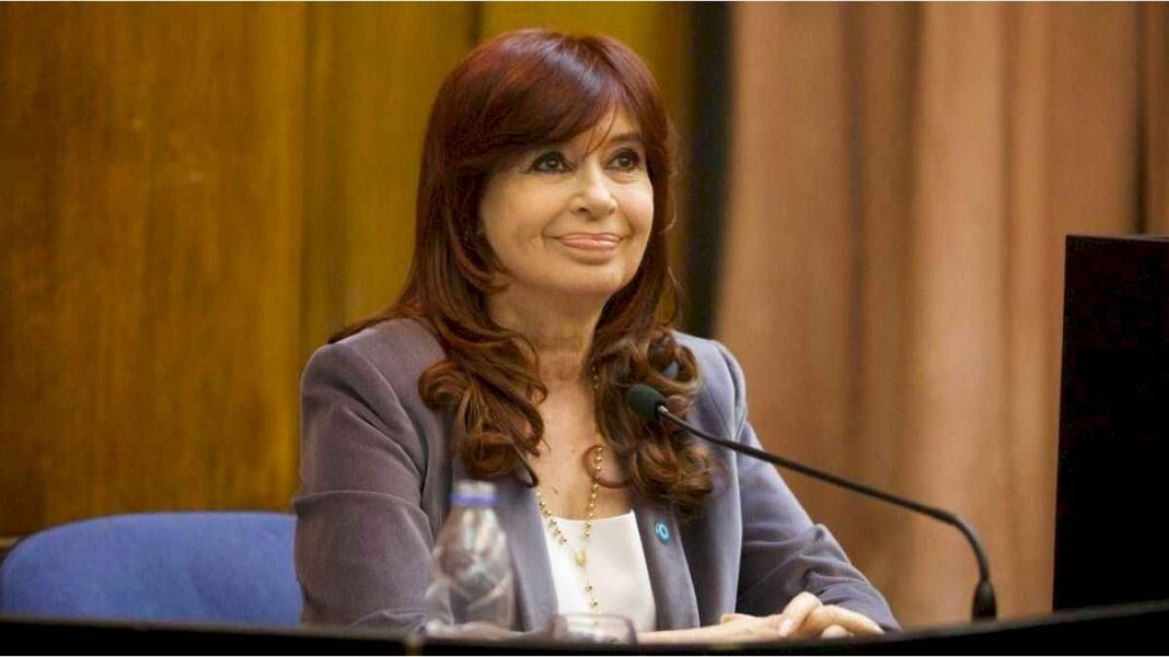 vialidad:-la-camara-de-casacion-ratifico-la-condena-a-cristina-y-la-inhabilitacion-para-ejercer-cargos-publicos