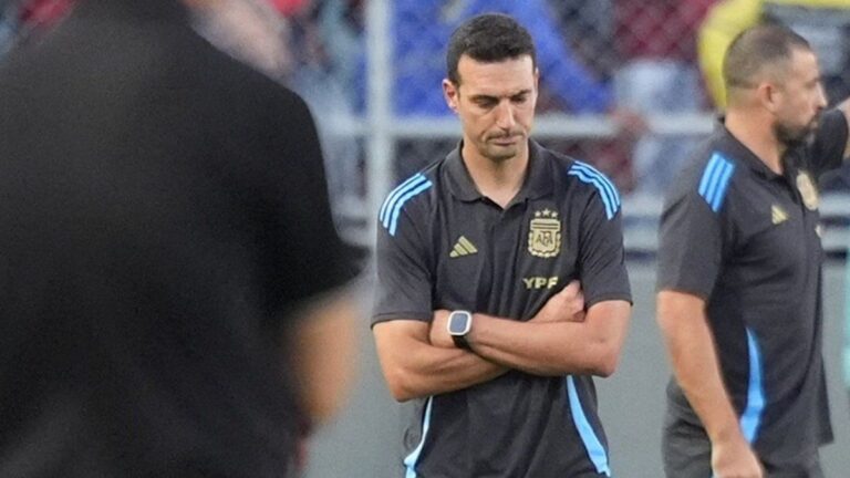 Lionel Scaloni deberá armar un rompecabezas para definir el equipo que enfrentará a Perú