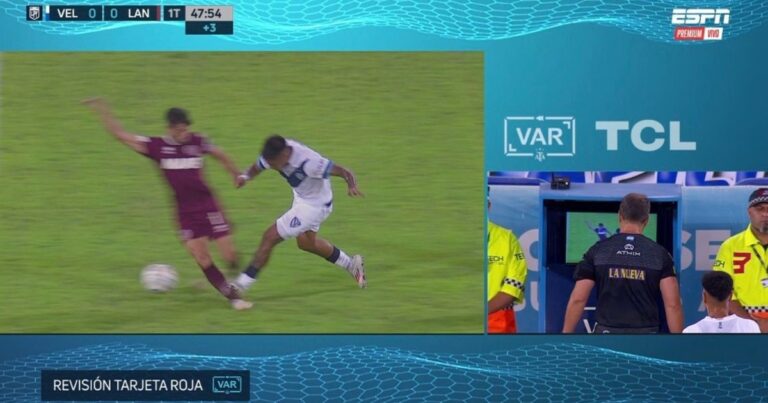 Video: el patadón que dejó a Vélez con diez en el primer tiempo ante Lanús