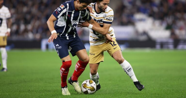 Rayados vs Pumas EN VIVO: anulan gol de Tecatito Corona por fuera de lugar