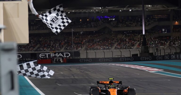 El renacer de McLaren en la Fórmula 1: Lando Norris fue pura resistencia en Abu Dhabi y le ganó a Ferrari el título de constructores 2025