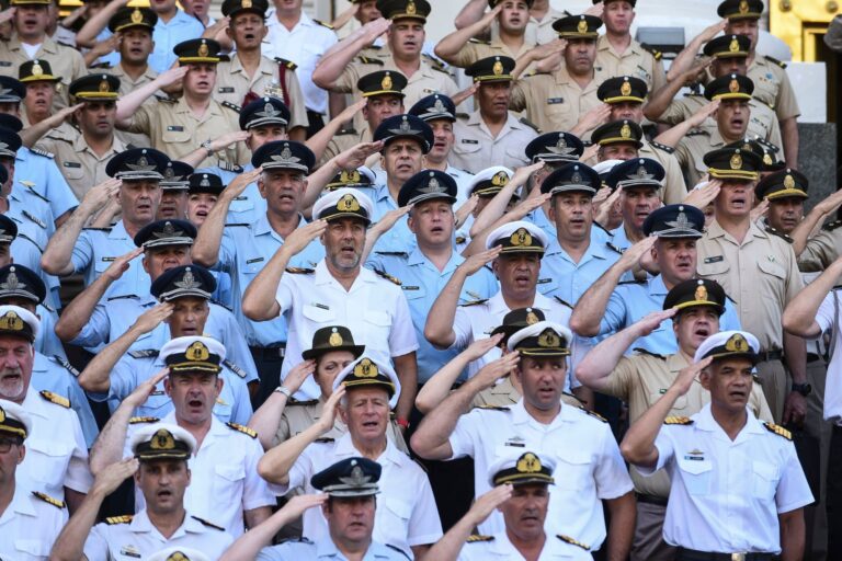 Confirman nuevo aumento de sueldos para las Fuerzas Armadas de la Argentina: cuánto ganan en diciembre?