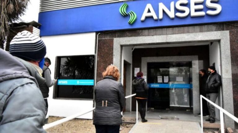 ANSES: quiénes cobran sus haberes este viernes 13 de diciembre