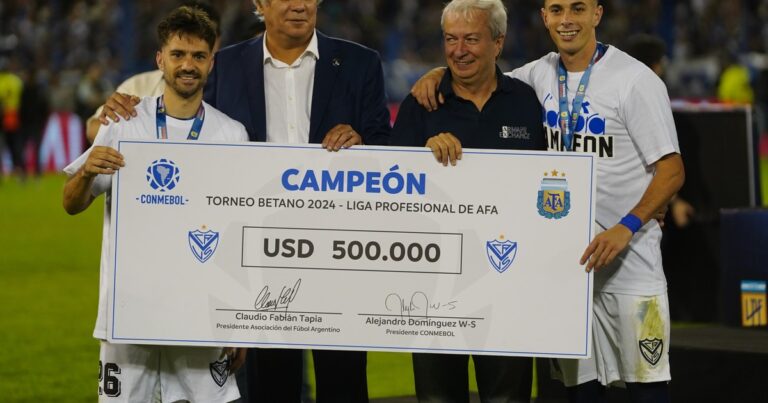 Toviggino, mano derecha de Chiqui Tapia, celebró la coronación de Vélez con un desubicado mensaje para Fassi y la gente de Talleres