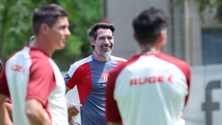 Locura de Estudiantes: quiere sacarle un refuerzo top a Boca y va por otros dos jugadores