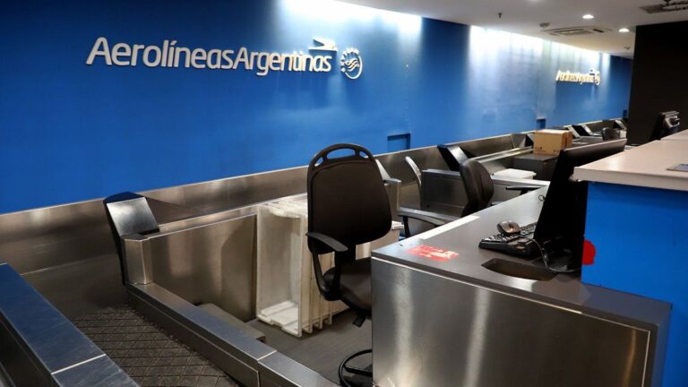 Aerolíneas Argentinas: APLA advierte de posibles medidas de fuerza si no reabren las paritarias