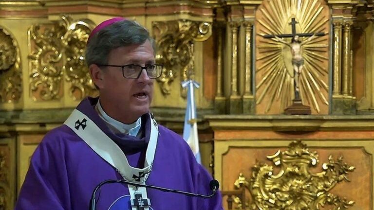 Convocan a una misa en Constitución por la salud del papa Francisco