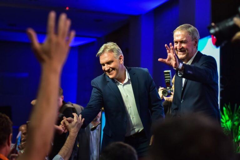 Schiaretti y Llaryora festejan la suspensión de las PASO, que complican a Juez y De Loredo