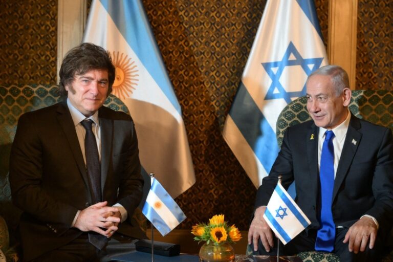 El Gobierno comenzó a evacuar a los argentinos varados en Israel en medio de la guerra con Irán