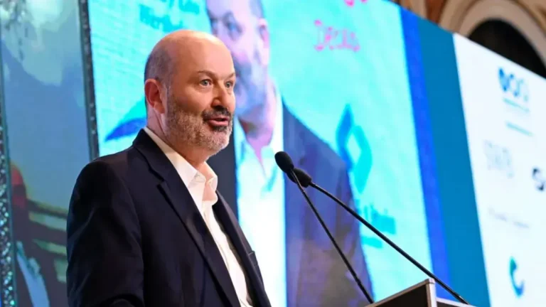 Federico Sturzenegger sugirió no vetar uno de los proyectos aprobados en el Senado