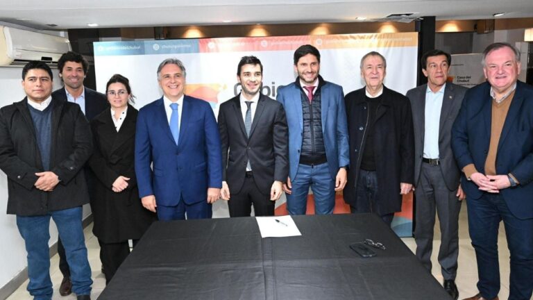 Gobernadores distanciados de Javier Milei conforman un frente electoral nacional