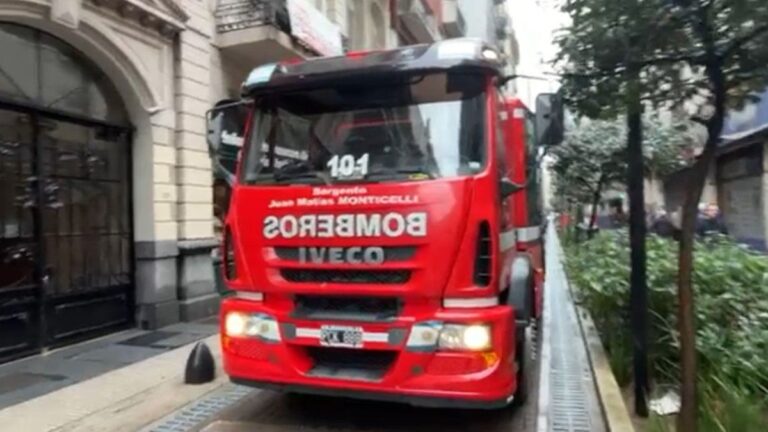 Confusión en el centro: creyeron que había caído un rayo, pero era un asado en la terraza