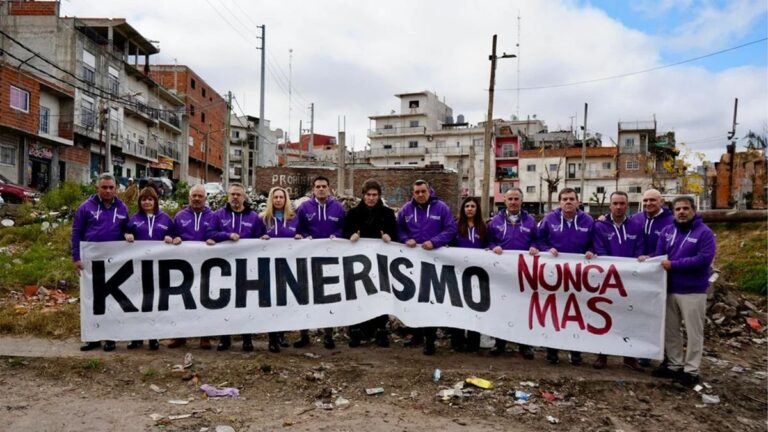 Unánime rechazo al «Nunca Más» de la campaña libertaria: «Banalizaron el dolor»
