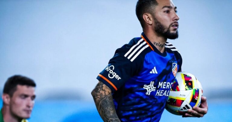 Luciano Acosta habilitado por Fluminense