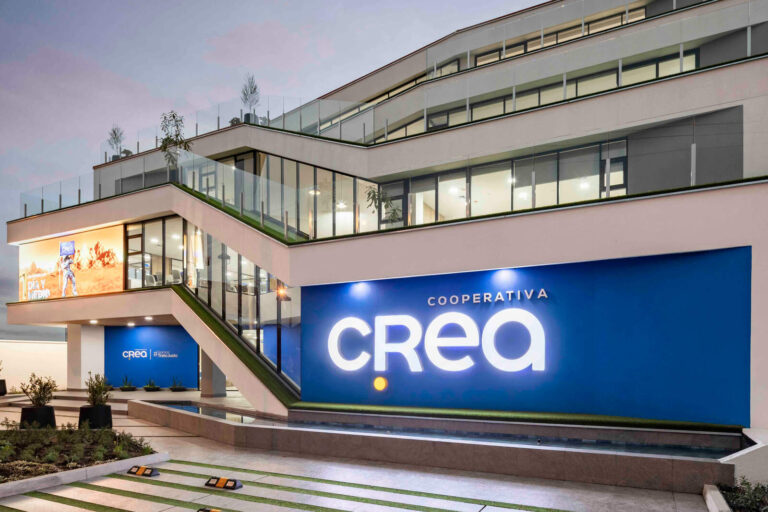 Dónde guardar el dinero en 2025? Ecuador entre la banca tradicional y la alternativa