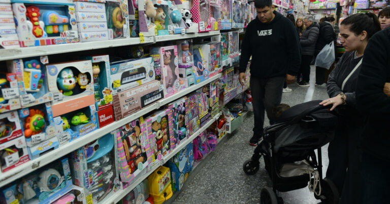 Día del Niño 2025: a pesar de las promociones, las ventas cayeron y el gasto promedio se hundió 21,1%