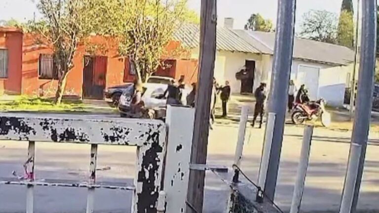 Córdoba: un conductor atropelló a varios jóvenes tras una pelea y se dio a la fuga