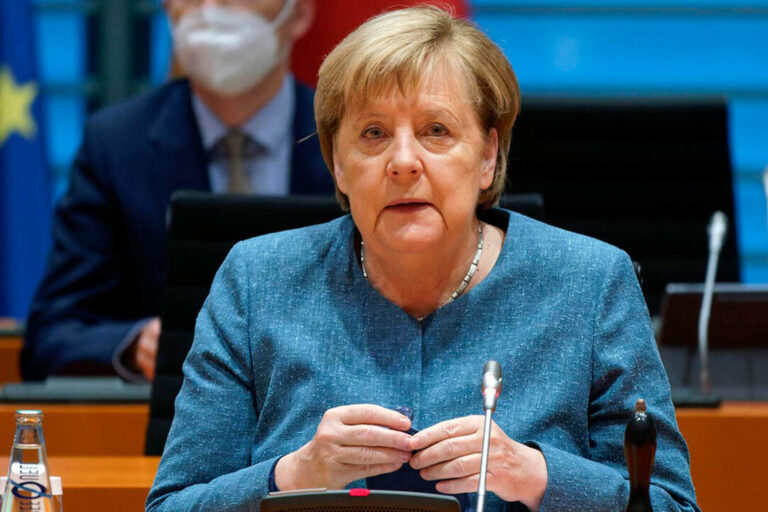 Se cumplen diez años desde que el socialismo de Merkel hundió a Alemania a las sombras