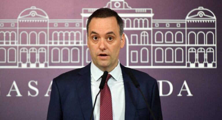 Adorni confirmó que el Presupuesto, la reforma laboral y la Ley de Glaciares se tratarán en extraordinarias