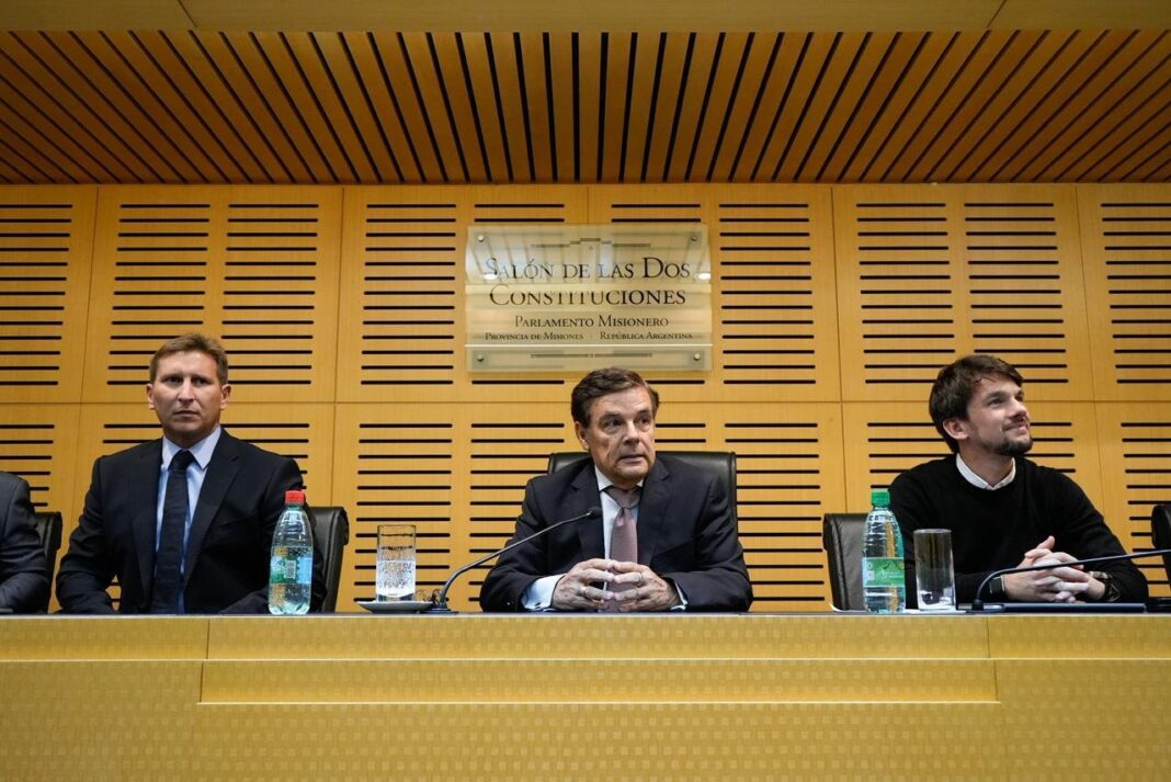 Carlos Rovira en la Legislatura de Misiones