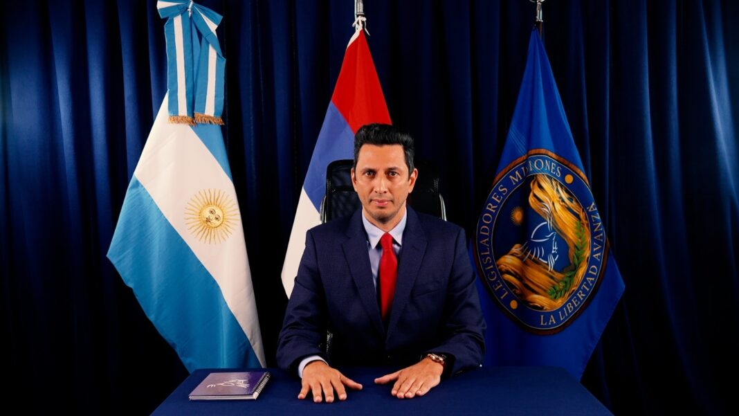 Adrián Núñez en la legislatura misionera
