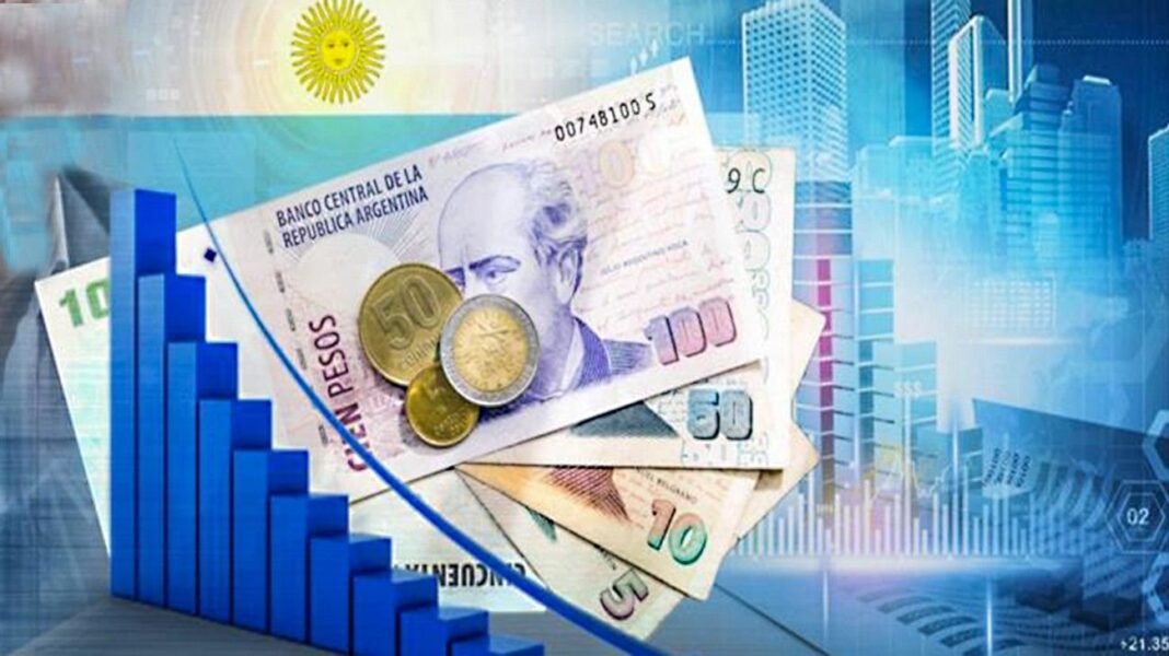 Gráfico de barras con indicadores económicos y una persona mirando su teléfono